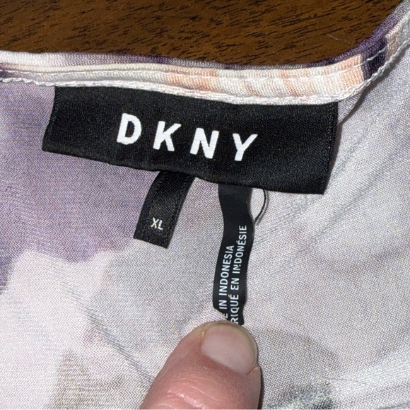 DKNY Floral Cowl Neck Sleeveless Top Purple White Size XL - Picture 5 of 7